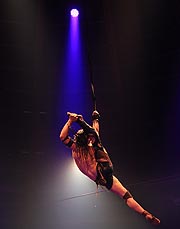 Circus Krone 1. Winterspielzeit 2020: „Hereinspaziert - Manege frei!“ ist der Programmtitel des ersten Programmes der 101. Wintersaison. Premiere am 25.12.2019.